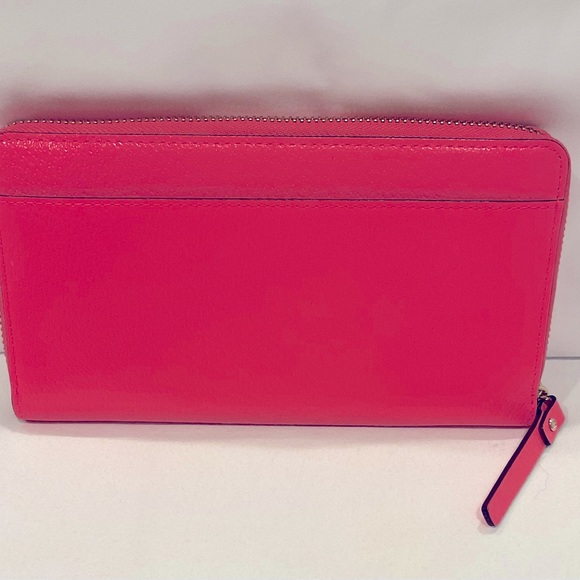 Kate Spade Hot Pink Wallet w Barbiecore Vibes - Picture 3 of 4